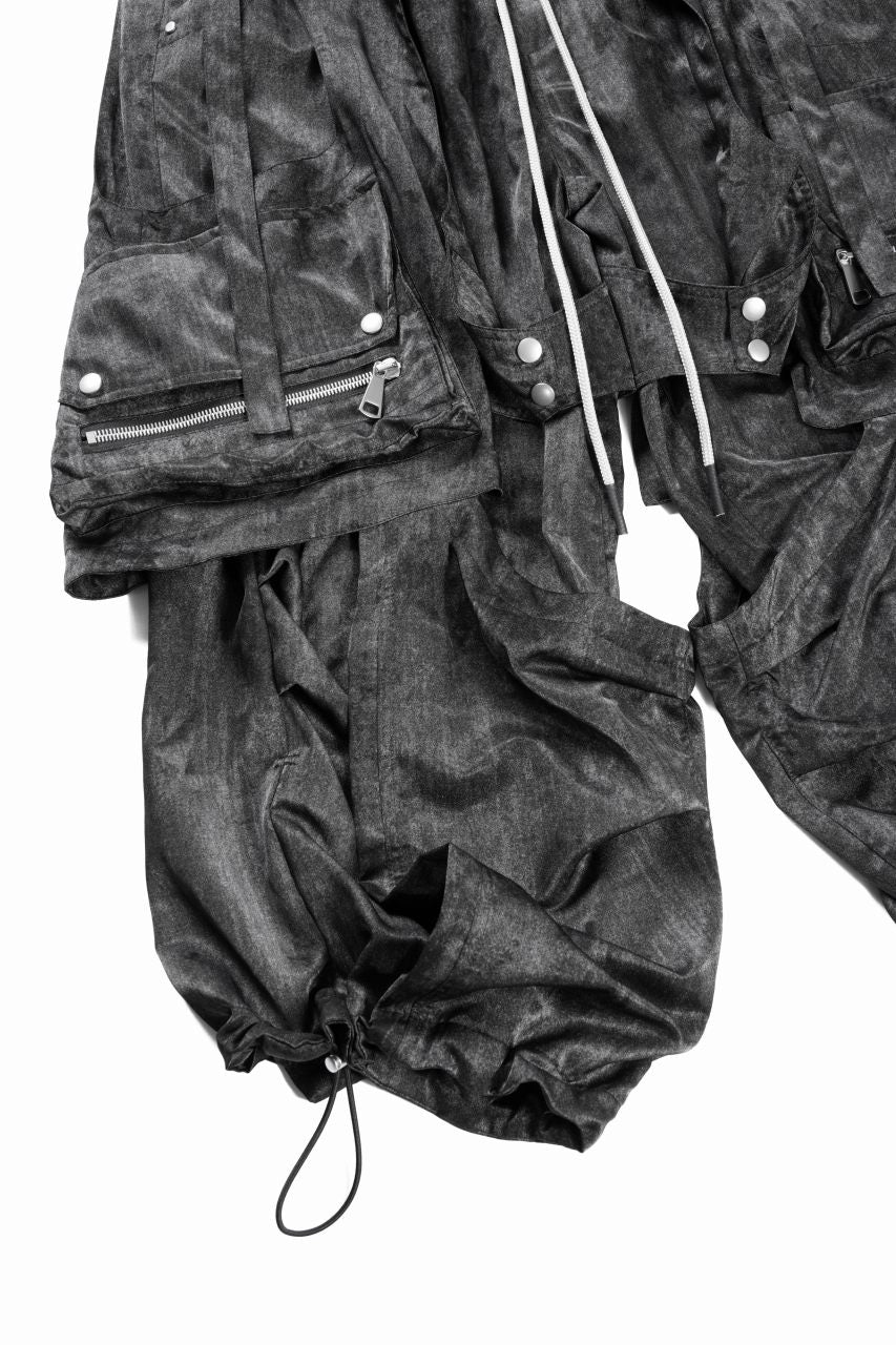 Load image into Gallery viewer, A.F ARTEFACT PARACHUTE WIDE CARGO PANTS / UNEVEN TEXTURE (BLACK)