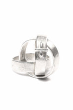 Load image into Gallery viewer, m.a+ triple silver ring w/stitched cross / AG318 AG (SILVER)