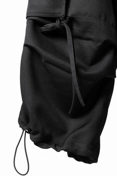 Load image into Gallery viewer, A.F ARTEFACT KNOTTING DETAIL TWILL VOLUME PANTS (BLACK)