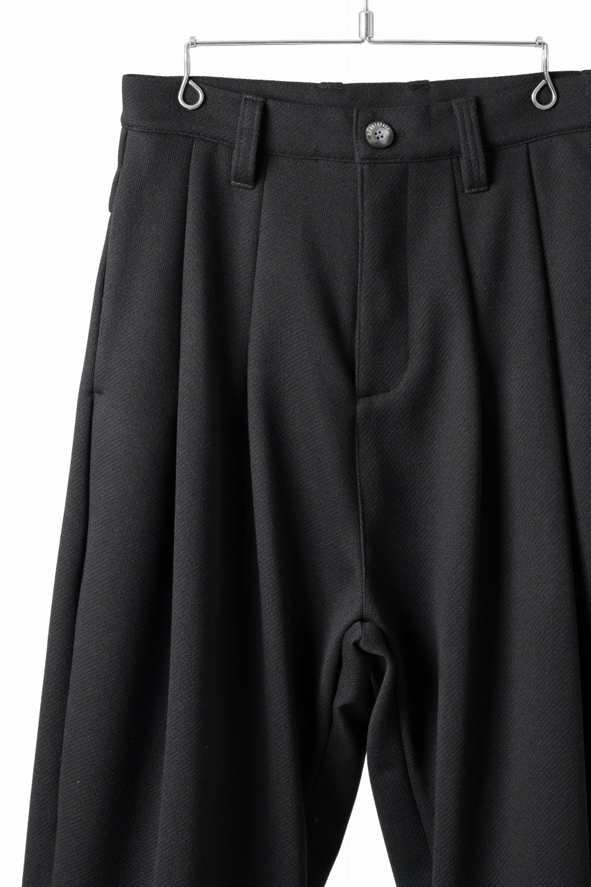 A.F ARTEFACT TUCK WIDE TROUSERS / KNITTED WOOLY TWILL (BLACK)