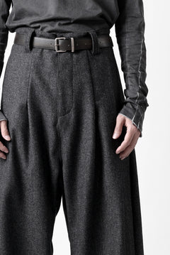 画像をギャラリービューアに読み込む, A.F ARTEFACT TUCK WIDE TROUSERS / HERRING BONE WOOL (D.GREY)