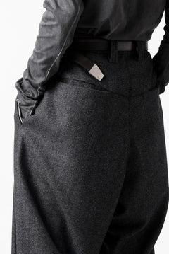 画像をギャラリービューアに読み込む, A.F ARTEFACT TUCK WIDE TROUSERS / HERRING BONE WOOL (D.GREY)