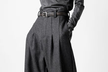 画像をギャラリービューアに読み込む, A.F ARTEFACT TUCK WIDE TROUSERS / HERRING BONE WOOL (D.GREY)