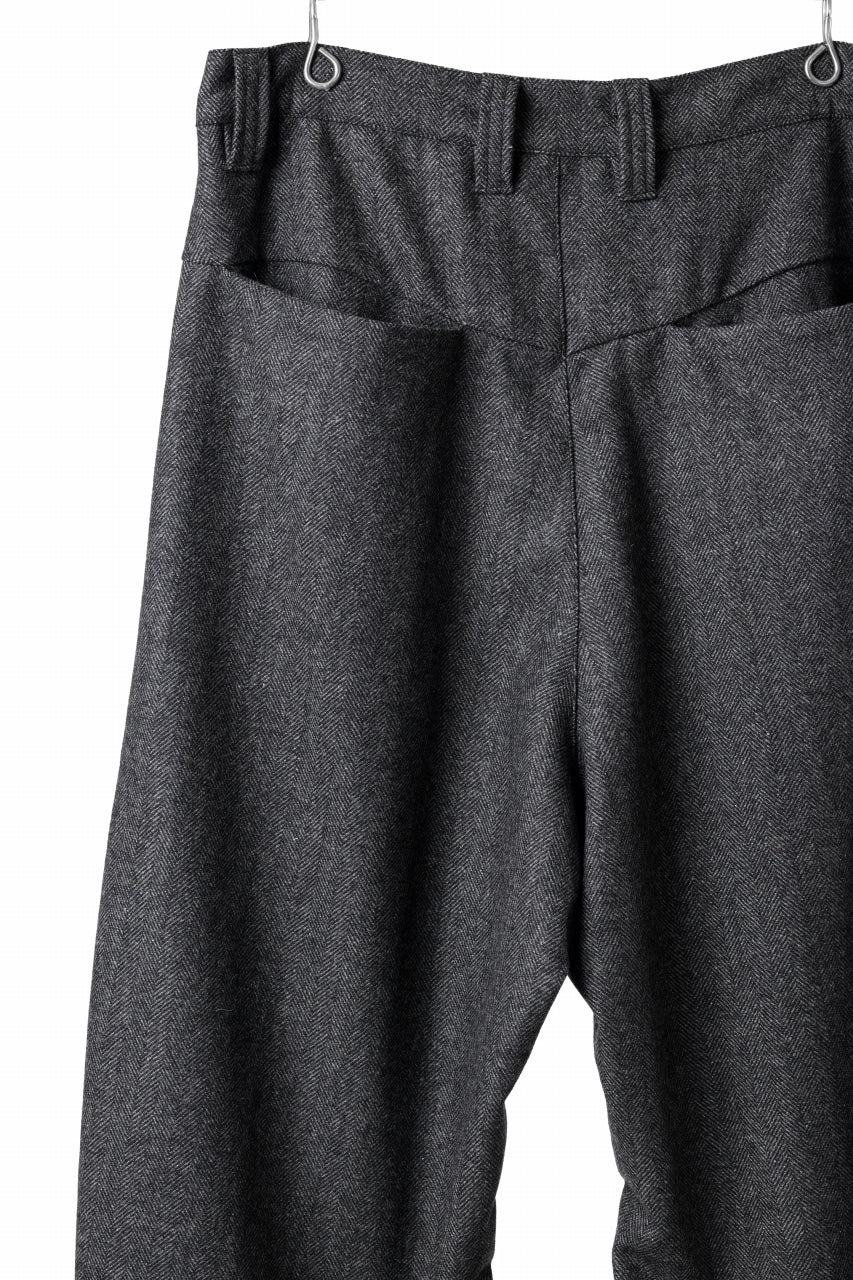 A.F ARTEFACT TUCK WIDE PANTS / HERRING BONE WOOL (D.GREY)