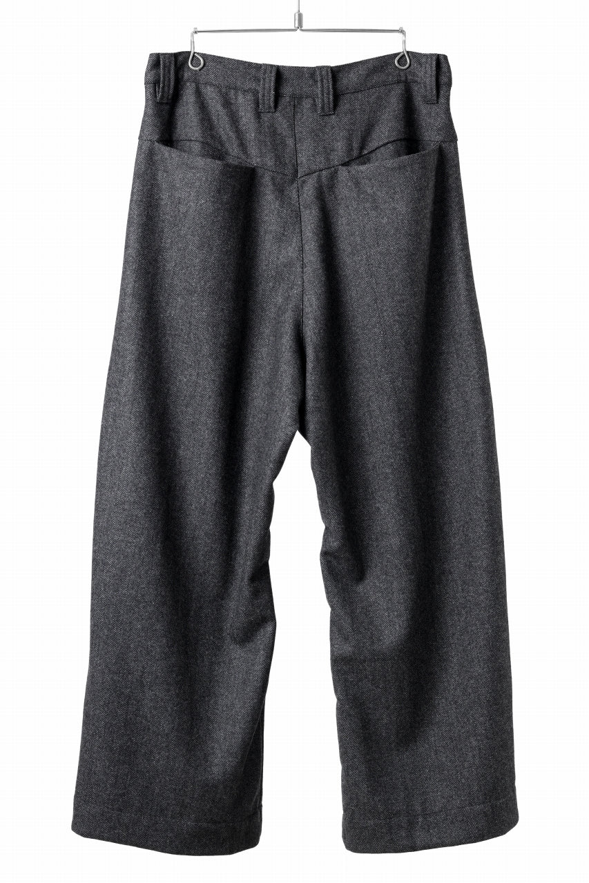 A.F ARTEFACT TUCK WIDE TROUSERS / HERRING BONE WOOL (D.GREY)