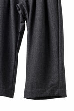 画像をギャラリービューアに読み込む, A.F ARTEFACT TUCK WIDE TROUSERS / HERRING BONE WOOL (D.GREY)