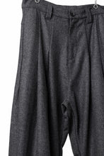 Load image into Gallery viewer, A.F ARTEFACT TUCK WIDE PANTS / HERRING BONE WOOL (D.GREY)