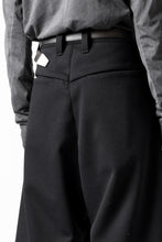 画像をギャラリービューアに読み込む, A.F ARTEFACT TUCK WIDE TROUSERS / KNITTED WOOLY TWILL (BLACK)