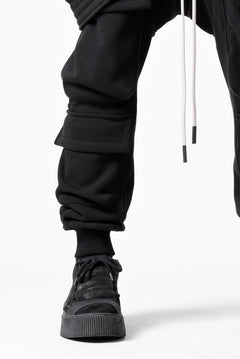 Load image into Gallery viewer, A.F ARTEFACT BOMBER HEAT BELTED SARROUEL CARGO PANTS (BLACK)