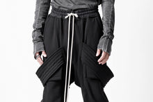 Load image into Gallery viewer, A.F ARTEFACT BOMBER HEAT BELTED SARROUEL CARGO PANTS (BLACK)