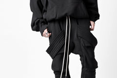 画像をギャラリービューアに読み込む, A.F ARTEFACT BOMBER HEAT BELTED SARROUEL CARGO PANTS (BLACK)