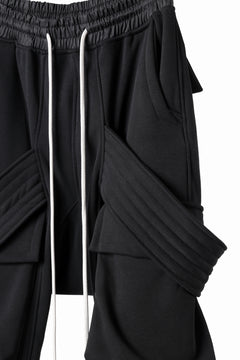 Load image into Gallery viewer, A.F ARTEFACT BOMBER HEAT BELTED SARROUEL CARGO PANTS (BLACK)