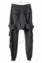 画像をギャラリービューアに読み込む, A.F ARTEFACT BOMBER HEAT BELTED SARROUEL CARGO PANTS (MIX BLACK)