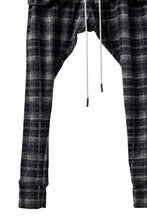 Load image into Gallery viewer, A.F ARTEFACT CHECK JOHDPHURS PANTS (BLACK GREY x BLACK)