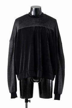 Load image into Gallery viewer, A.F ARTEFACT BRUSHED KNIT COMBI VELOR TOP (BLACK)