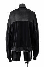 Load image into Gallery viewer, A.F ARTEFACT BRUSHED KNIT COMBI VELOR TOP (BLACK)