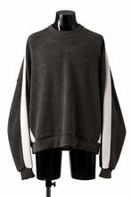 Load image into Gallery viewer, A.F ARTEFACT MODUROY KNIT TOPS (KHAKI x IVORY)