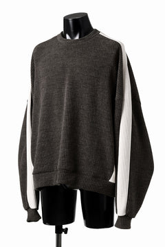 Load image into Gallery viewer, A.F ARTEFACT MODUROY KNIT TOPS (KHAKI x IVORY)