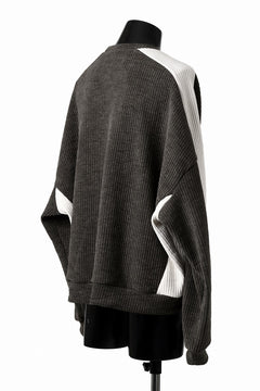 画像をギャラリービューアに読み込む, A.F ARTEFACT MODUROY KNIT TOPS (KHAKI x IVORY)