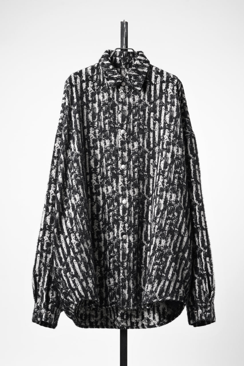 Load image into Gallery viewer, 【SAMPLE】A.F ARTEFACT COCOON SHIRT-JACKET / JACQUARD BLURRED STRIPE (BLACK × WHITE)