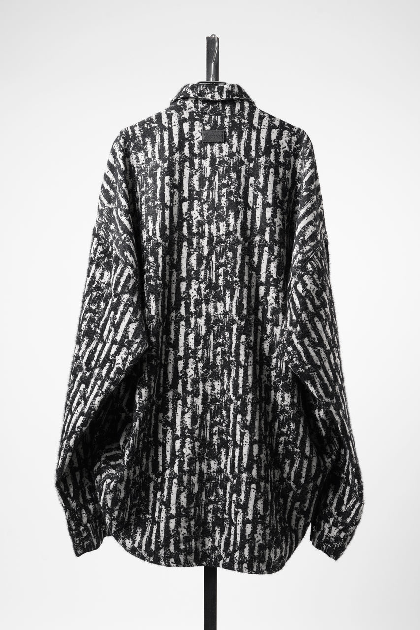 Load image into Gallery viewer, 【SAMPLE】A.F ARTEFACT COCOON SHIRT-JACKET / JACQUARD BLURRED STRIPE (BLACK × WHITE)