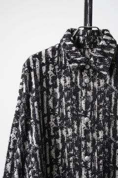 Load image into Gallery viewer, 【SAMPLE】A.F ARTEFACT COCOON SHIRT-JACKET / JACQUARD BLURRED STRIPE (BLACK × WHITE)