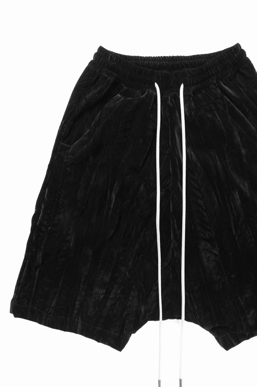 A.F ARTEFACT WASHER VELVET SARROUEL SHORTS (BLACK)