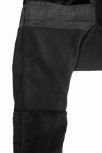 Load image into Gallery viewer, A.F ARTEFACT IRREGULAR PANELED FLEECE SARROUEL JODPHURS (BLACK)