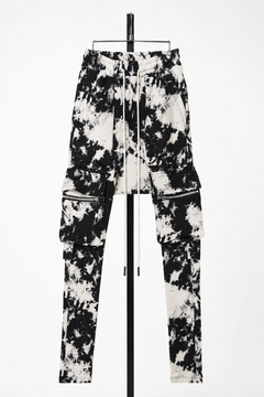 Load image into Gallery viewer, 【SAMPLE】A.F ARTEFACT FLAP CARGO SAROUEL SKINNY / MOTTLED DYING (BLACK x IVORY)