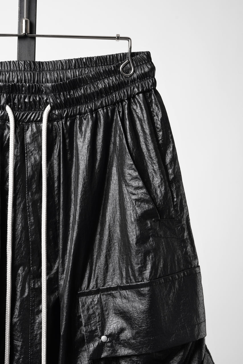 Load image into Gallery viewer, A.F ARTEFACT AIRY CRINKLE NYLON ZIP CARGO SHORTS (BLACK)