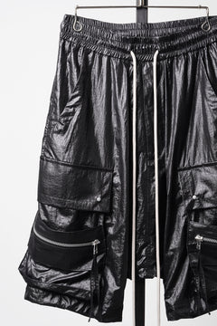 Load image into Gallery viewer, A.F ARTEFACT AIRY CRINKLE NYLON ZIP CARGO SHORTS (BLACK)