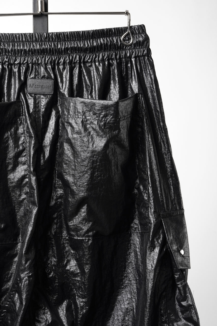 Load image into Gallery viewer, A.F ARTEFACT AIRY CRINKLE NYLON ZIP CARGO SHORTS (BLACK)