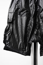 Load image into Gallery viewer, A.F ARTEFACT AIRY CRINKLE NYLON ZIP CARGO SHORTS (BLACK)
