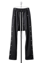 Load image into Gallery viewer, A.F ARTEFACT SARROUEL FLARE PANTS / TECH SMOOTH BONDING LW FLEECE (BLACK)