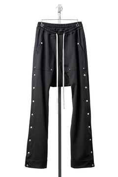 Load image into Gallery viewer, A.F ARTEFACT SARROUEL FLARE PANTS / TECH SMOOTH BONDING LW FLEECE (BLACK)