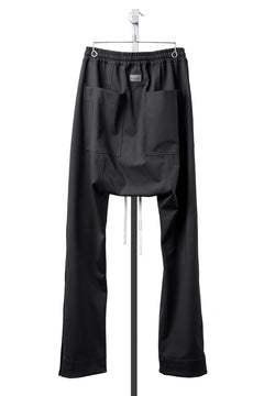 Load image into Gallery viewer, A.F ARTEFACT SARROUEL FLARE PANTS / TECH SMOOTH BONDING LW FLEECE (BLACK)