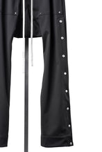Load image into Gallery viewer, A.F ARTEFACT SARROUEL FLARE PANTS / TECH SMOOTH BONDING LW FLEECE (BLACK)