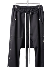 Load image into Gallery viewer, A.F ARTEFACT SARROUEL FLARE PANTS / TECH SMOOTH BONDING LW FLEECE (BLACK)