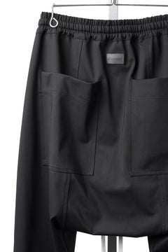 Load image into Gallery viewer, A.F ARTEFACT SARROUEL FLARE PANTS / TECH SMOOTH BONDING LW FLEECE (BLACK)