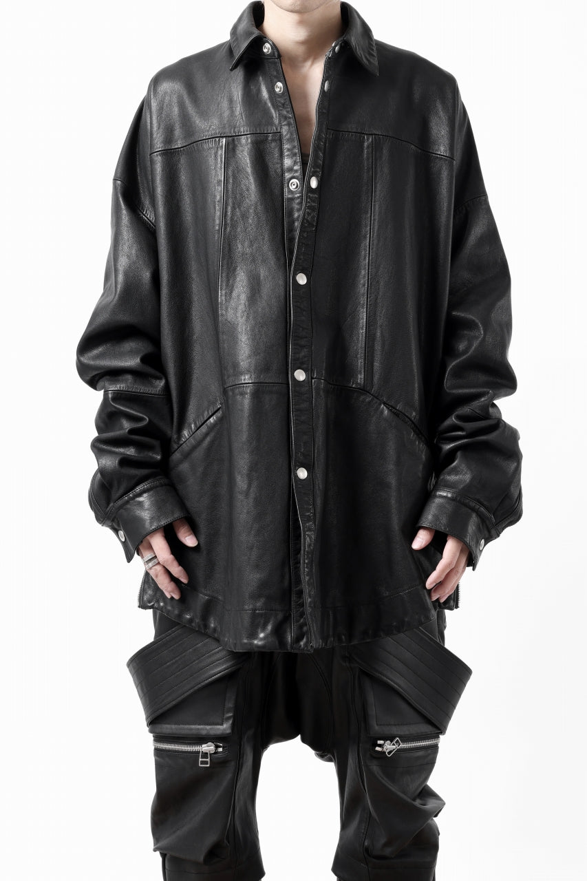 Load image into Gallery viewer, A.F ARTEFACT SNAPPED COCOON SHIRT-JACKET / SOFT GOAT LEATHER (BLACK)