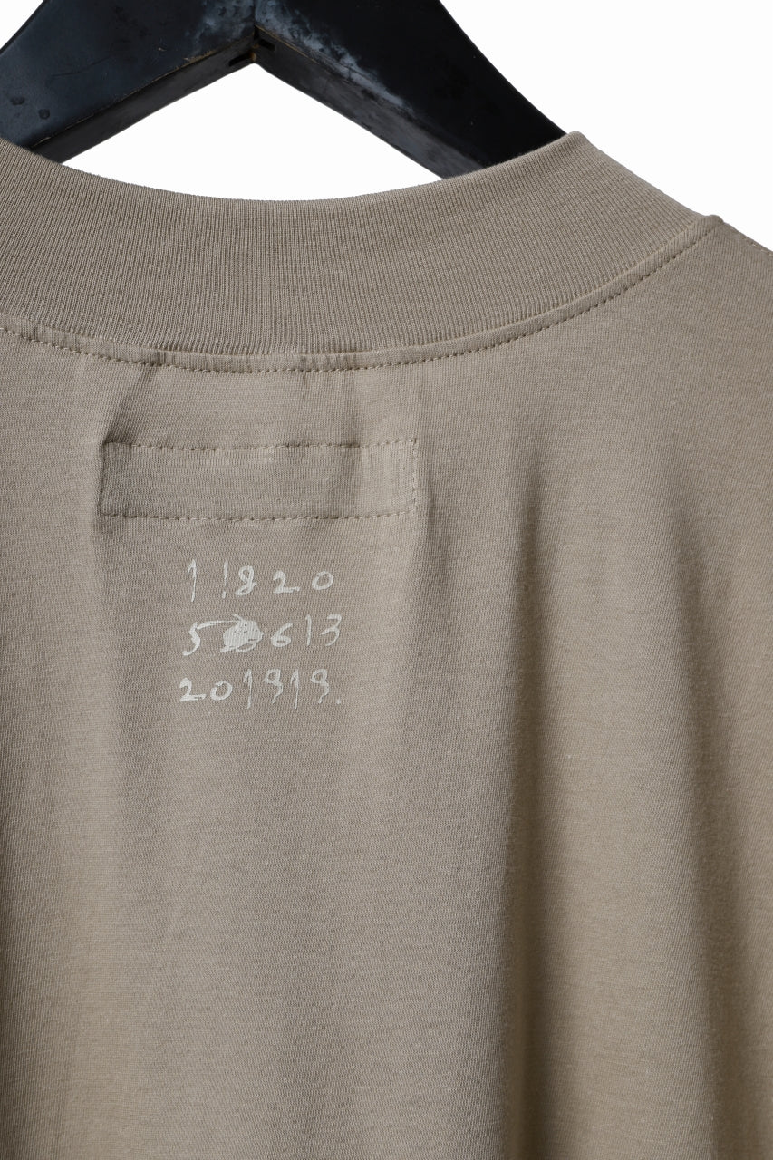 画像をギャラリービューアに読み込む, A.F ARTEFACT THICK-COLLAR BASIC L/S T-SHIRT / TYPE A PRINT (BEIGE)