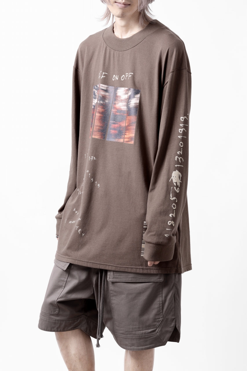 A.F ARTEFACT THICK-COLLAR BASIC L/S T-SHIRT / TYPE A PRINT (BROWN)