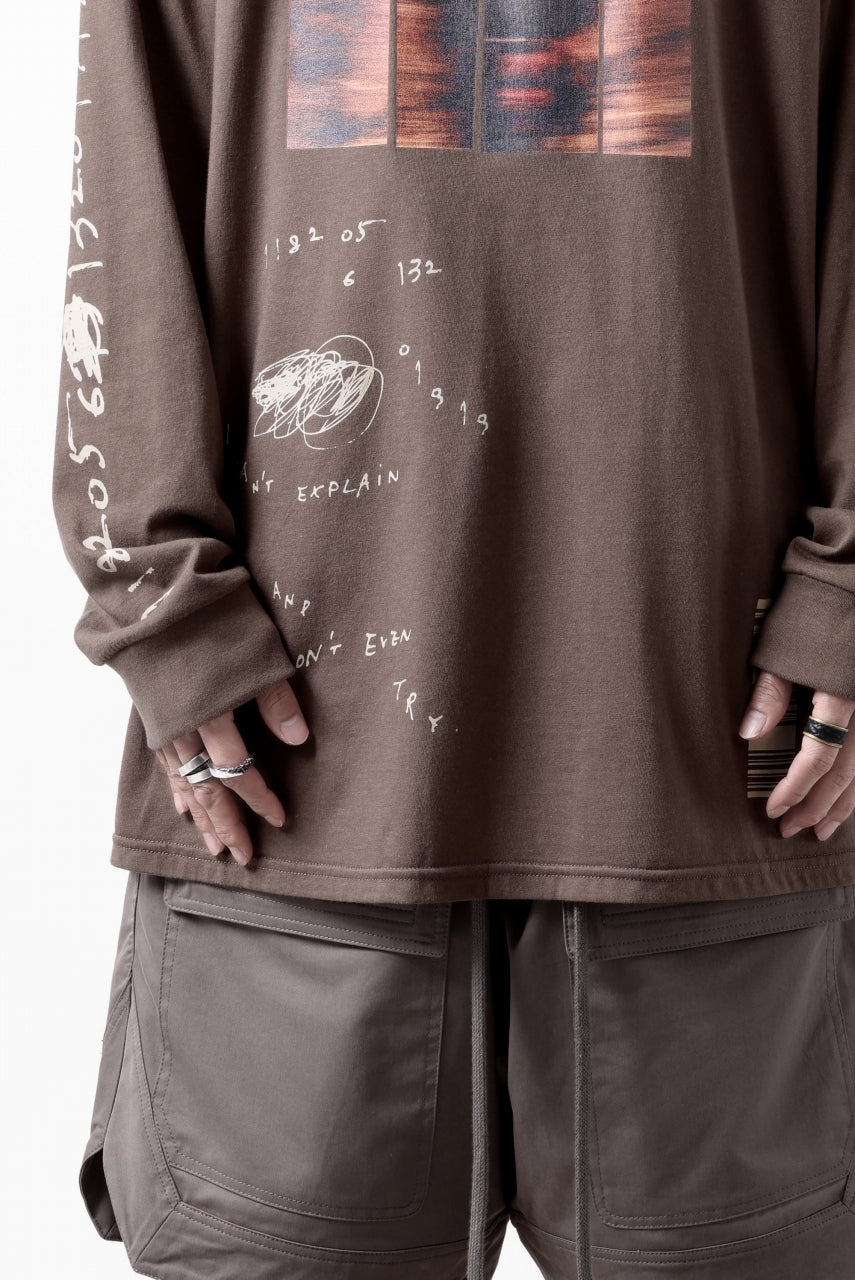 画像をギャラリービューアに読み込む, A.F ARTEFACT THICK-COLLAR BASIC L/S T-SHIRT / TYPE A PRINT (BROWN)