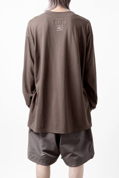 画像をギャラリービューアに読み込む, A.F ARTEFACT THICK-COLLAR BASIC L/S T-SHIRT / TYPE A PRINT (BROWN)