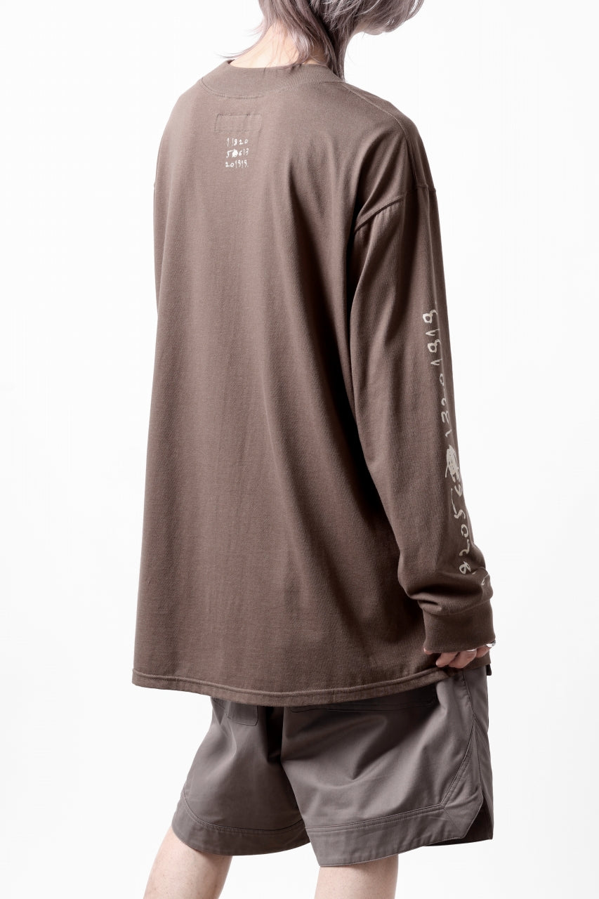 画像をギャラリービューアに読み込む, A.F ARTEFACT THICK-COLLAR BASIC L/S T-SHIRT / TYPE A PRINT (BROWN)