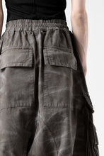 画像をギャラリービューアに読み込む, A.F ARTEFACT LOWCROTCH MILITARY WIDE SHORTS / VINTAGE DYED (KHAKI)