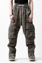 Load image into Gallery viewer, A.F ARTEFACT CARGO POCKET LONG PANTS / VINTAGE DYED (KHAKI)