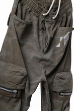 Load image into Gallery viewer, A.F ARTEFACT CARGO POCKET LONG PANTS / VINTAGE DYED (KHAKI)