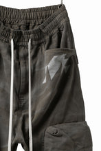 Load image into Gallery viewer, A.F ARTEFACT CARGO POCKET LONG PANTS / VINTAGE DYED (KHAKI)