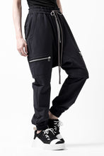 画像をギャラリービューアに読み込む, A.F ARTEFACT FRONT ZIP SARROUEL EASY PANTS / STRETCH NYLON (BLACK)